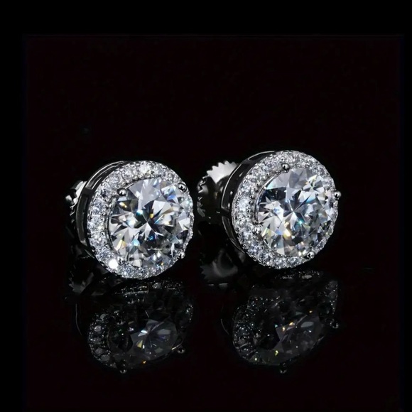 2 Carat VVS1 Moissanite Stud Earrings - 925 Sterling Silver Post - Picture 5 of 5